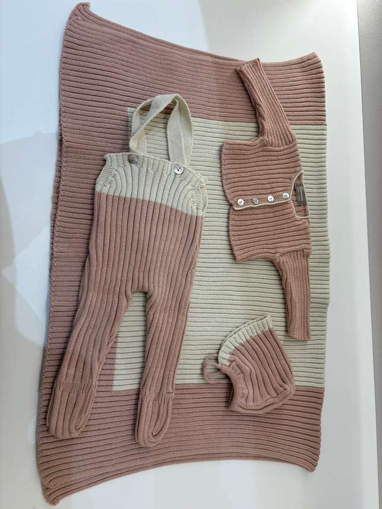 Layette Set Overall+Shrug+Bonnet+Blanket