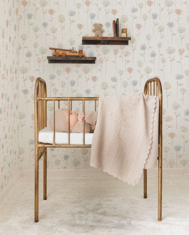 Scalloped Blanket Ribbon Stitching
