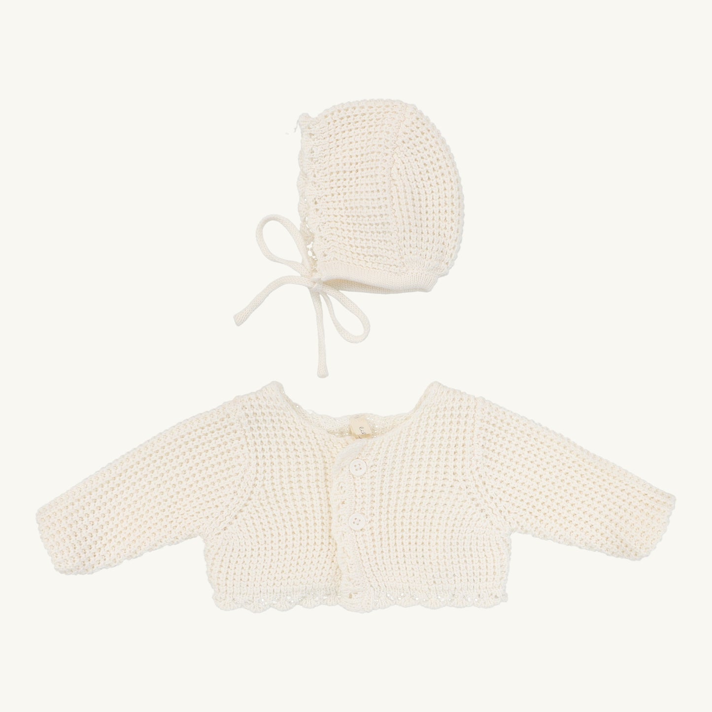 Chunky Knit Shrug Cream Scallop