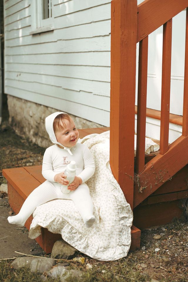 Ivory Ribbed Footie and Hat W/ Pink 'L'