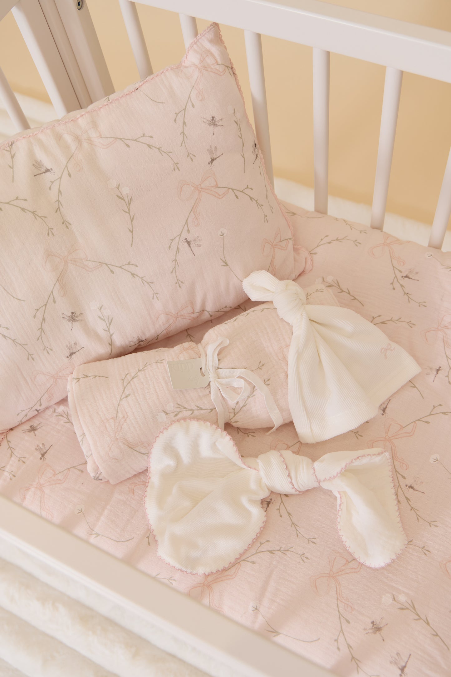 Flying Ribbons 4PC Crib Set
