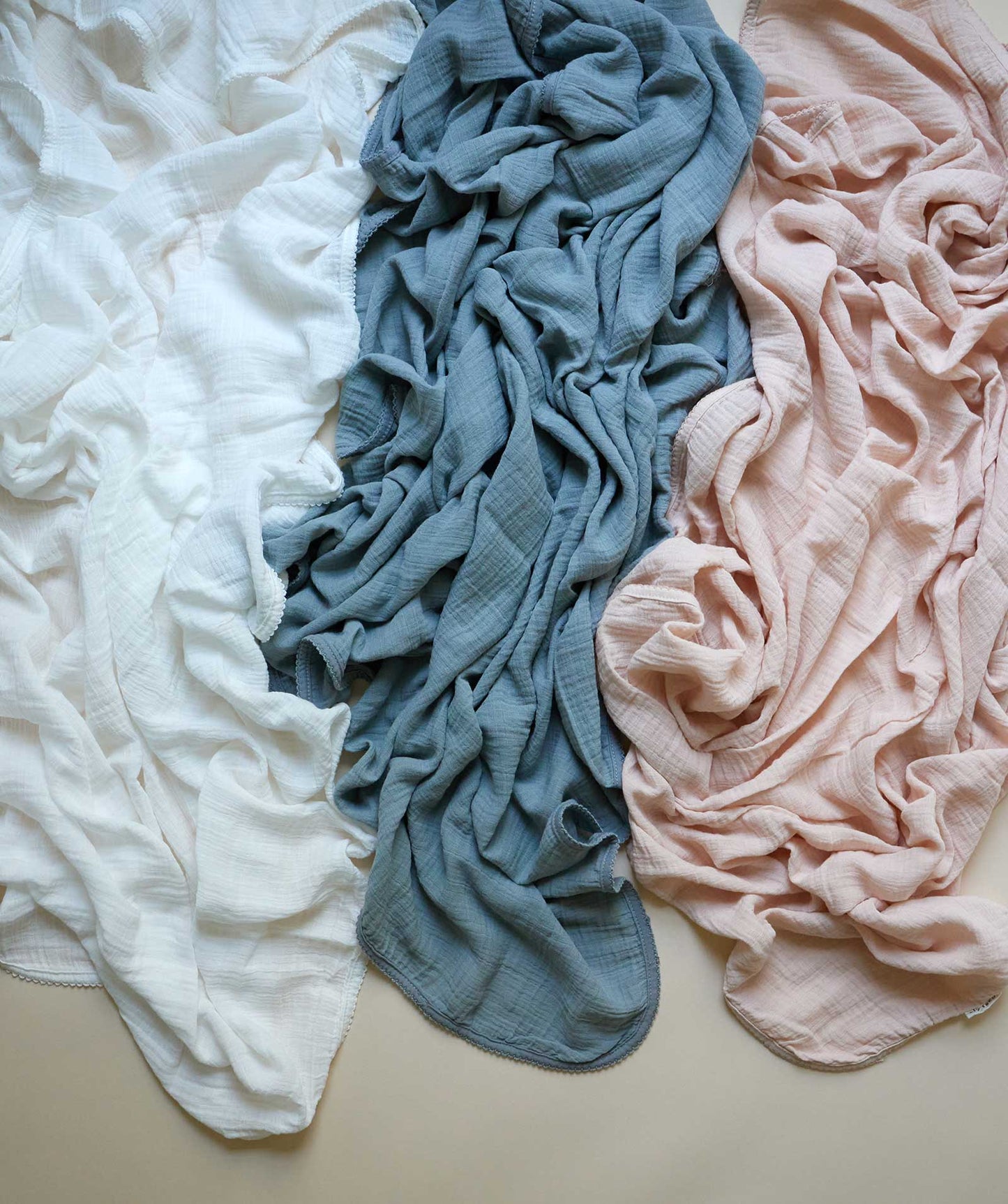 Velour Kimon Muslin Swaddle Ivory